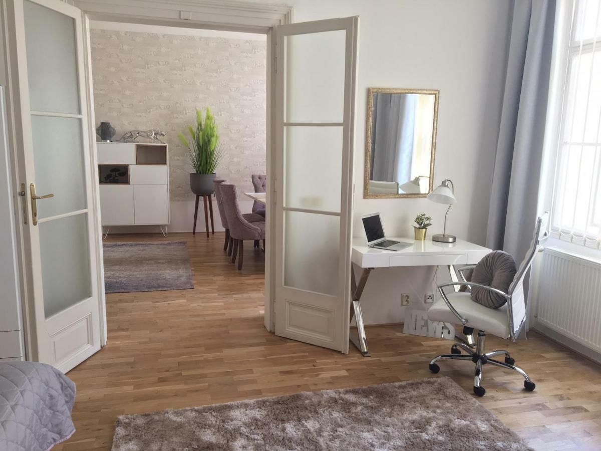 New Design & Style Apartment Old Town Xxl Praga Esterno foto