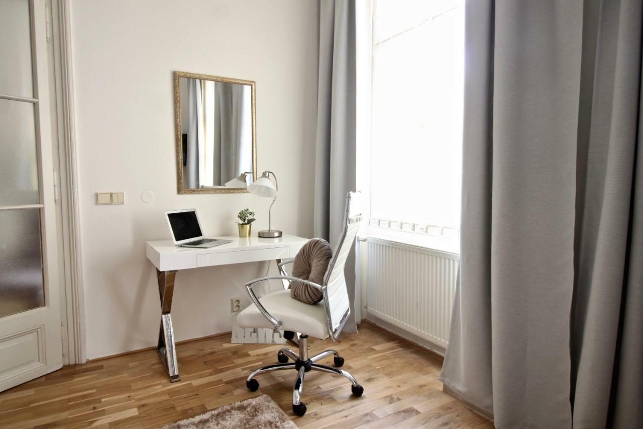 New Design & Style Apartment Old Town Xxl Praga Esterno foto