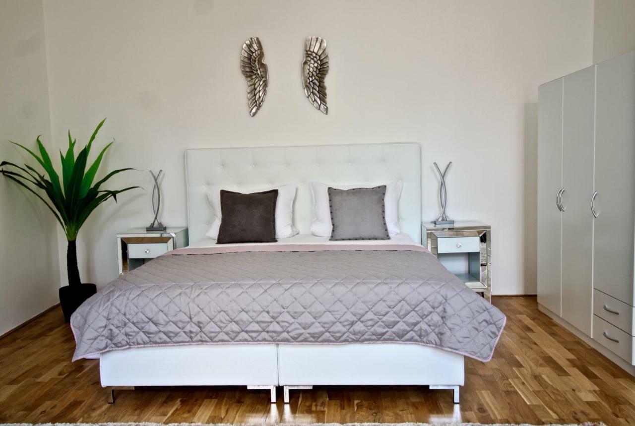 New Design & Style Apartment Old Town Xxl Praga Esterno foto