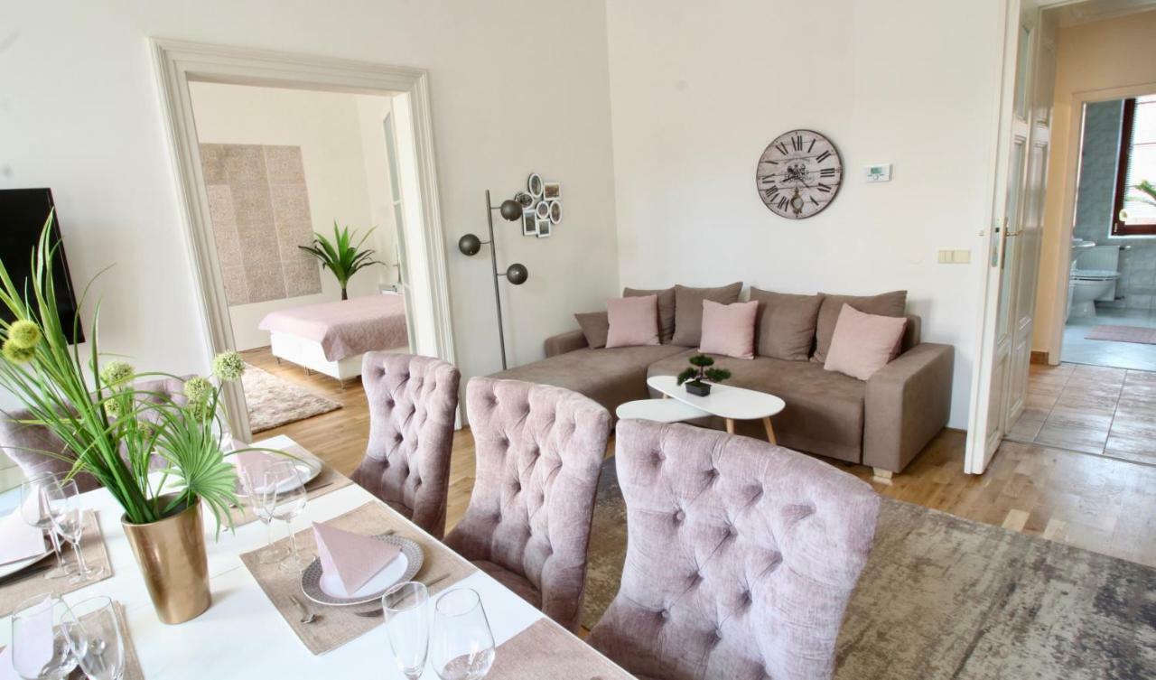 New Design & Style Apartment Old Town Xxl Praga Esterno foto