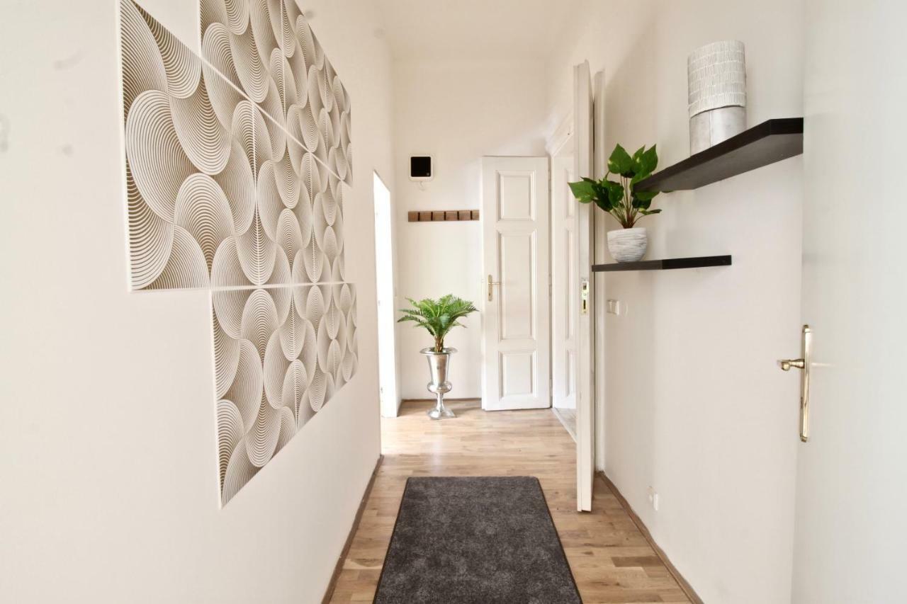 New Design & Style Apartment Old Town Xxl Praga Esterno foto