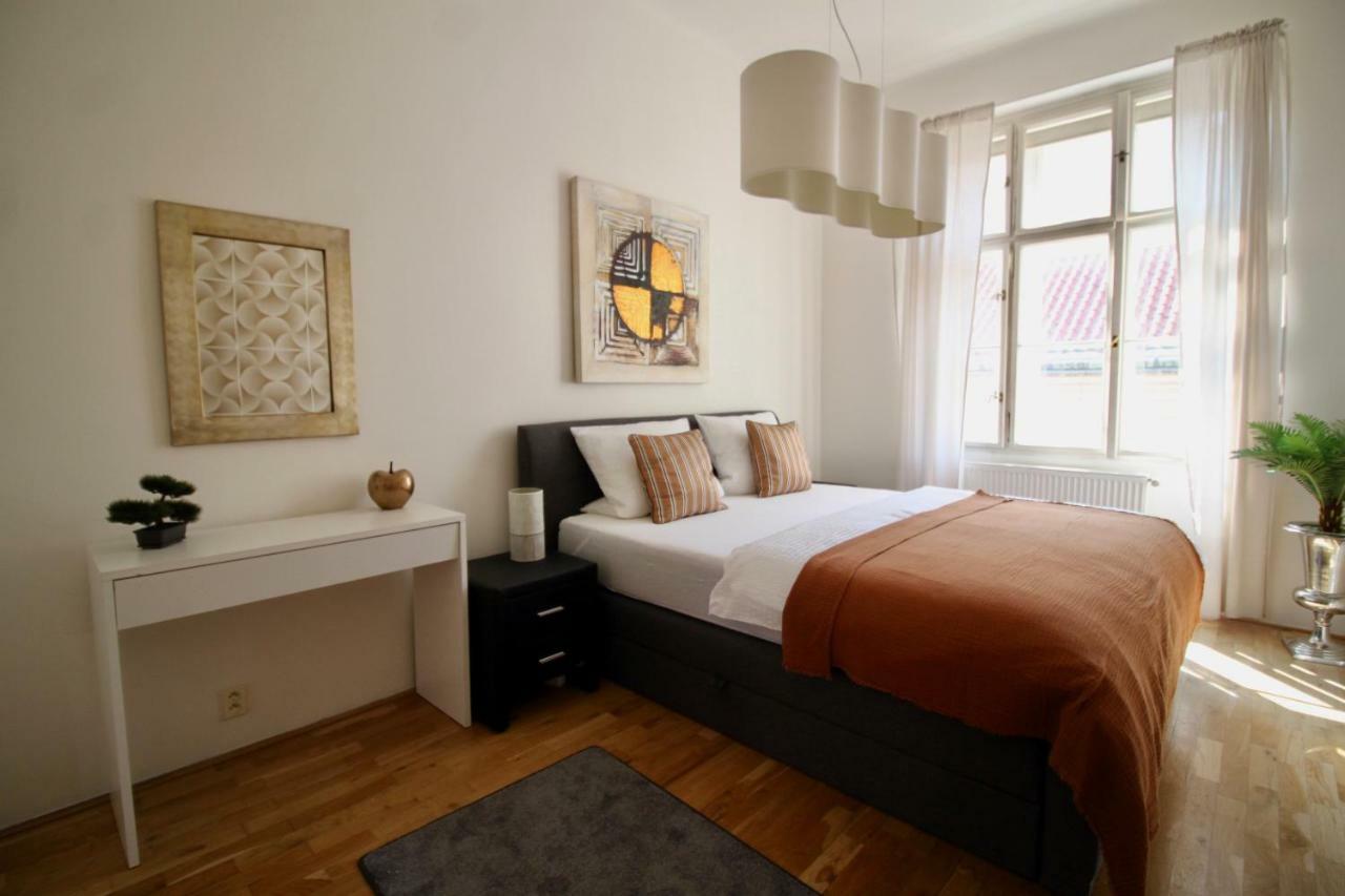 New Design & Style Apartment Old Town Xxl Praga Esterno foto