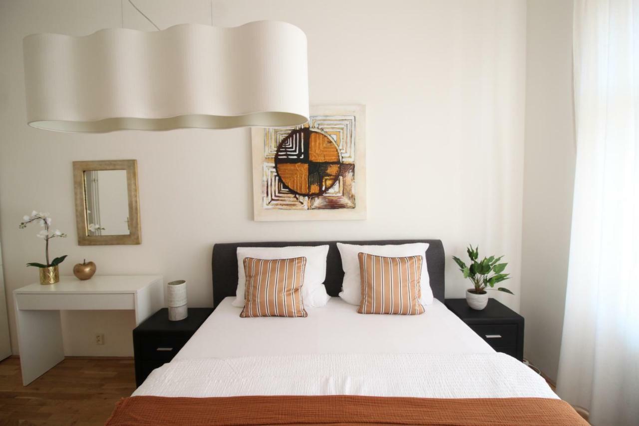 New Design & Style Apartment Old Town Xxl Praga Esterno foto