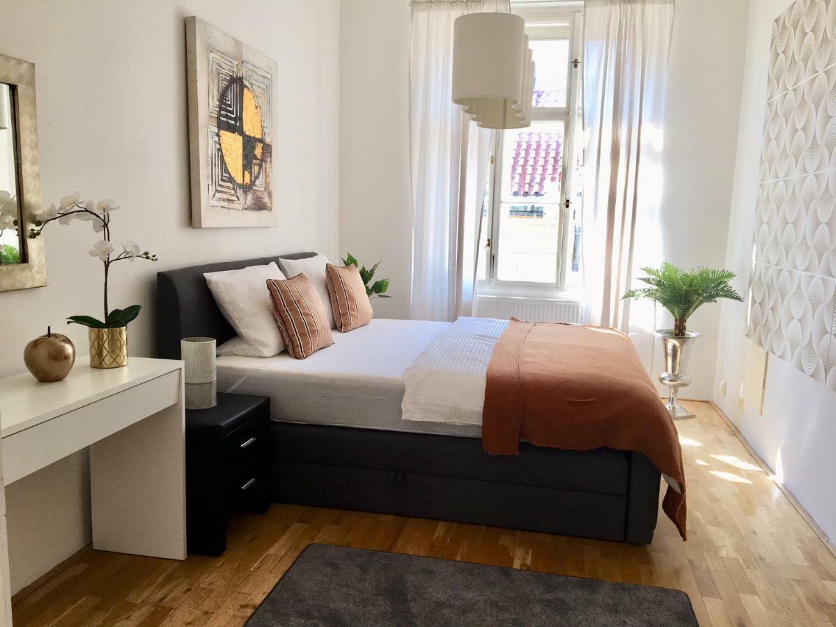 New Design & Style Apartment Old Town Xxl Praga Esterno foto