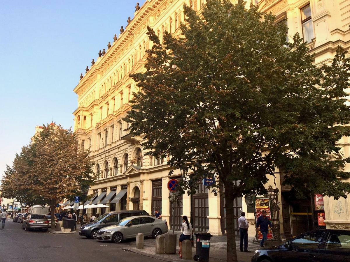 New Design & Style Apartment Old Town Xxl Praga Esterno foto